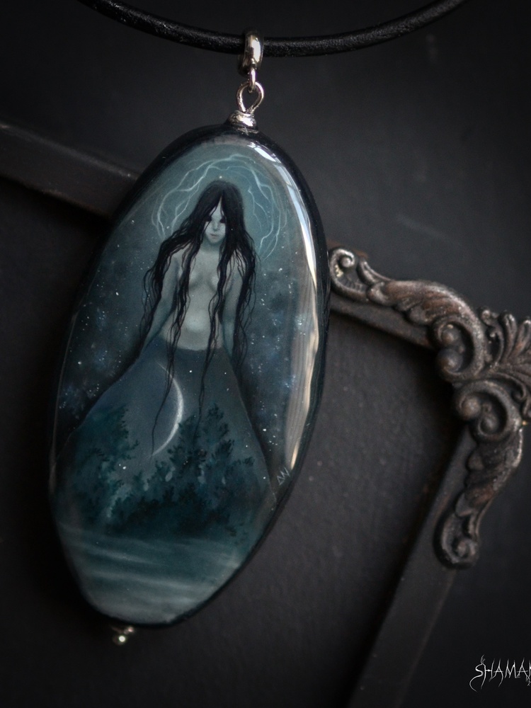 Защитница молодой Луны